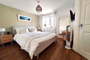 Bedroom - click for photo gallery